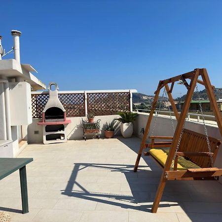 Attico Via Della Pineta 5 Minuti Dal Mare Lägenhet Cagliari Exteriör bild