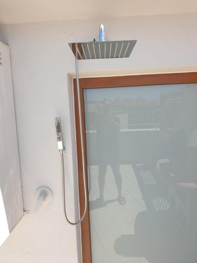 Attico Via Della Pineta 5 Minuti Dal Mare Lägenhet Cagliari Exteriör bild