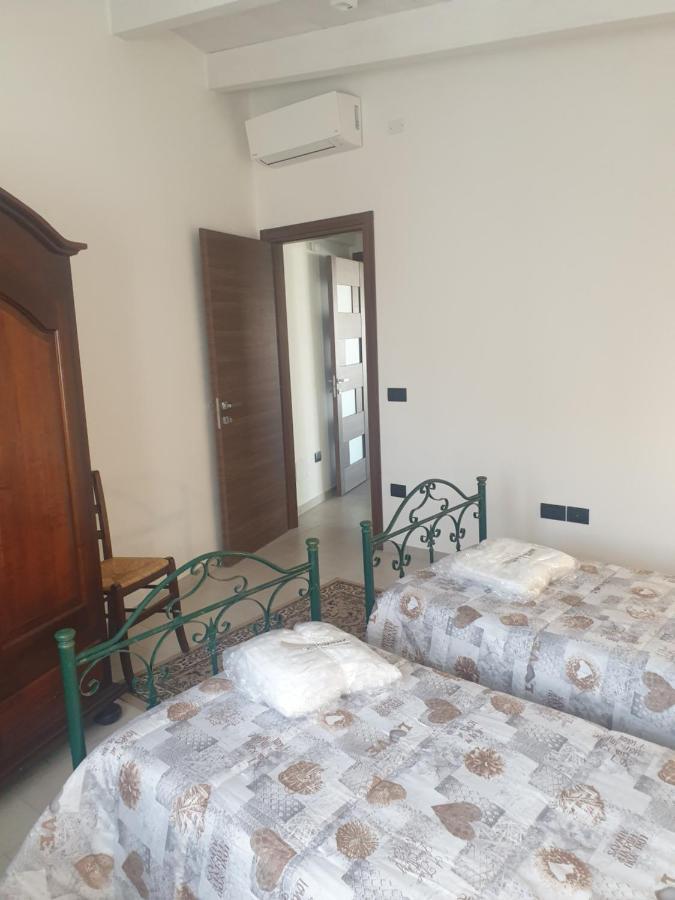 Attico Via Della Pineta 5 Minuti Dal Mare Lägenhet Cagliari Exteriör bild
