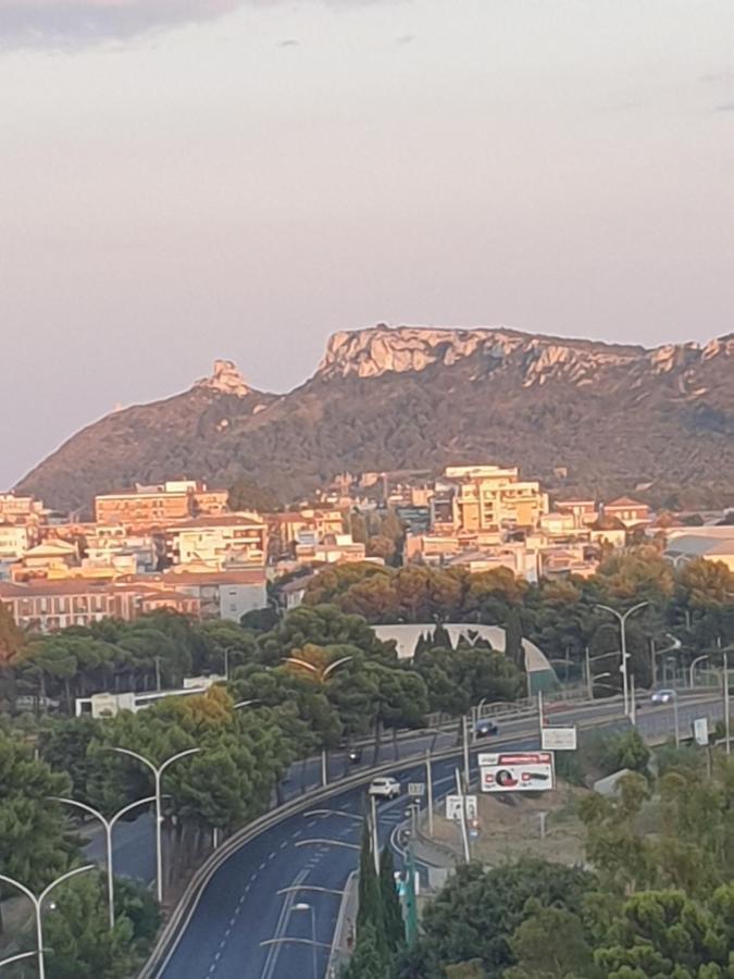 Attico Via Della Pineta 5 Minuti Dal Mare Lägenhet Cagliari Exteriör bild