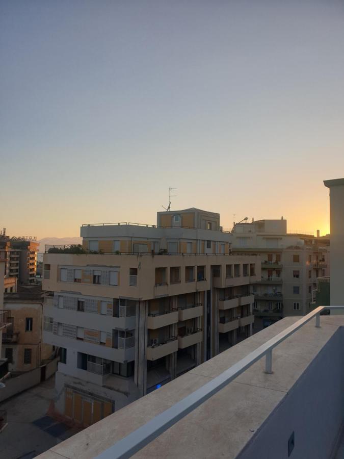 Attico Via Della Pineta 5 Minuti Dal Mare Lägenhet Cagliari Exteriör bild