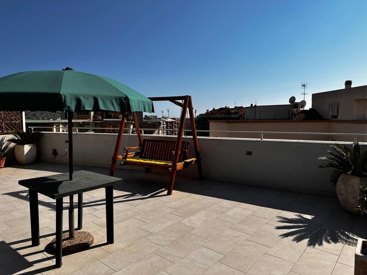 Attico Via Della Pineta 5 Minuti Dal Mare Lägenhet Cagliari Exteriör bild